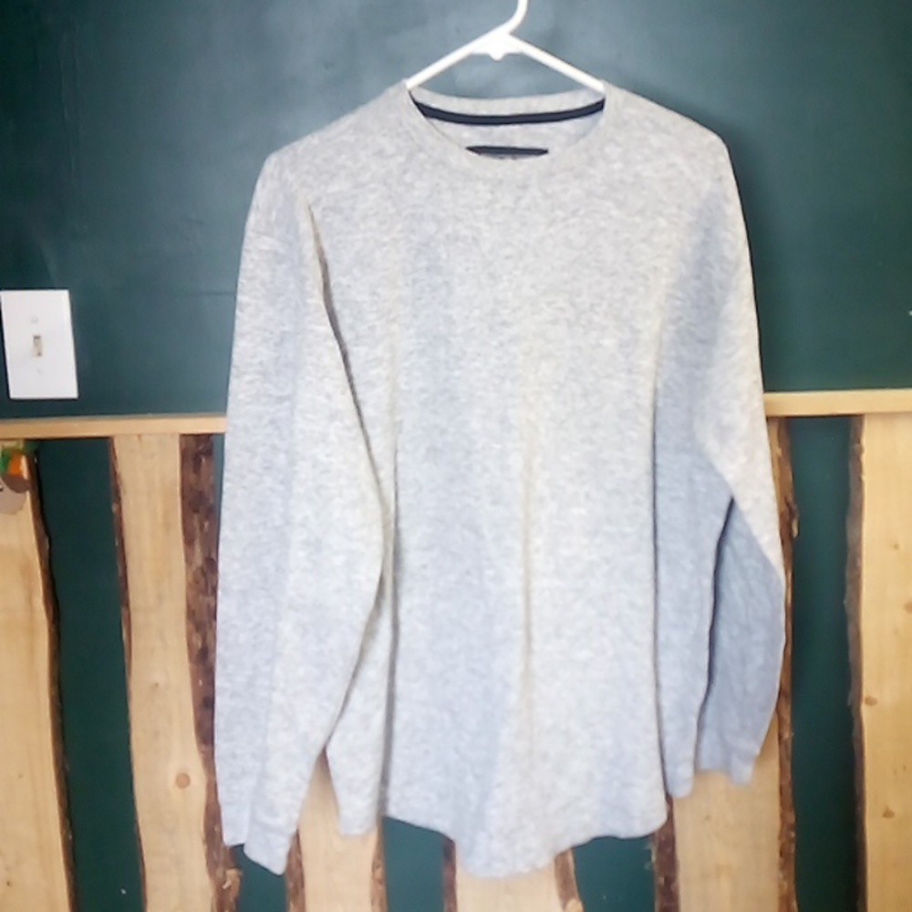 Like new CSG XL long sleeved thicker top men or woman  would look 😍